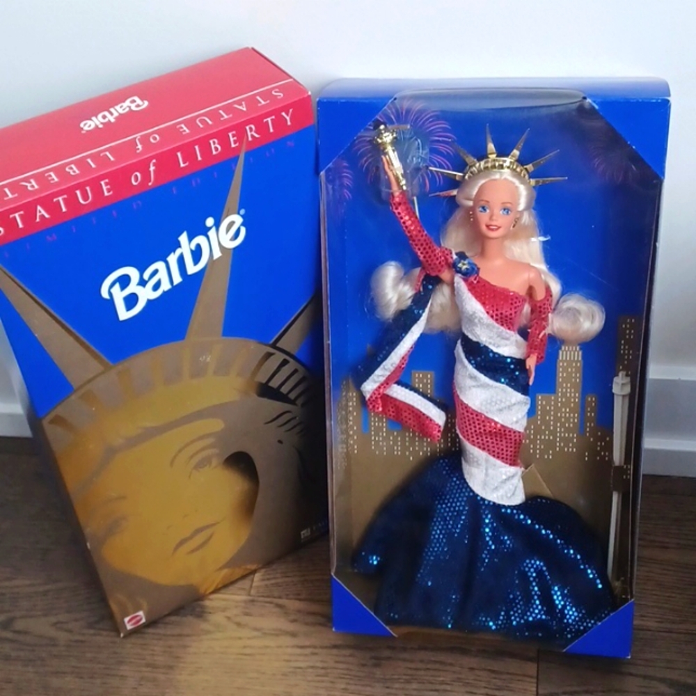 1995 Barbie Statue of Liberty FAO Schwarz Doll American Beauties #14664 Mattel